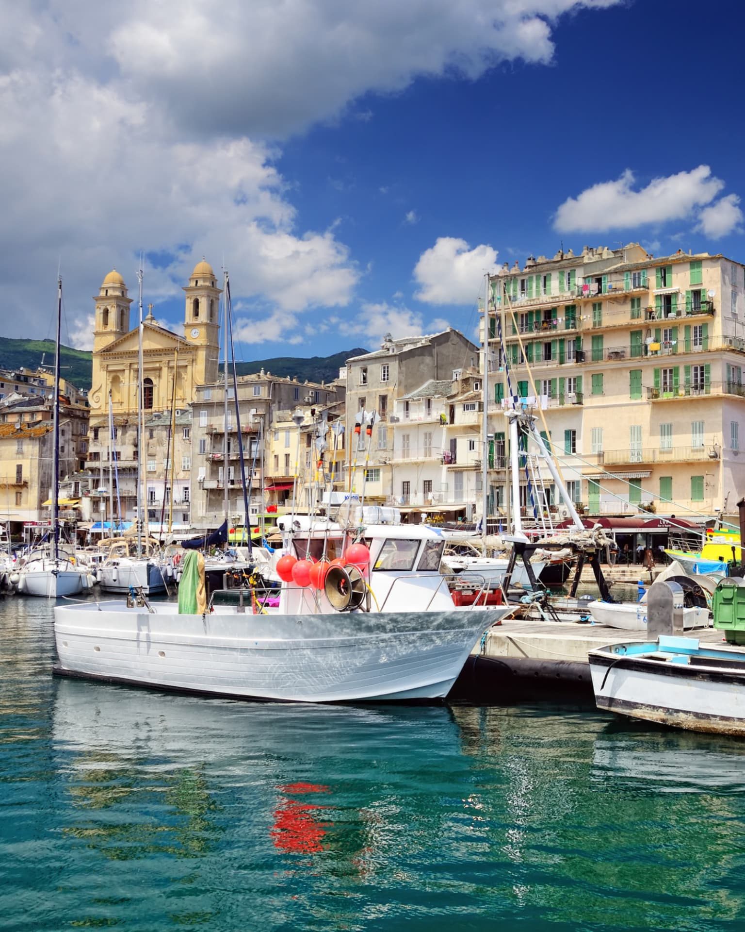 Vieux port et citadelle de Bastia